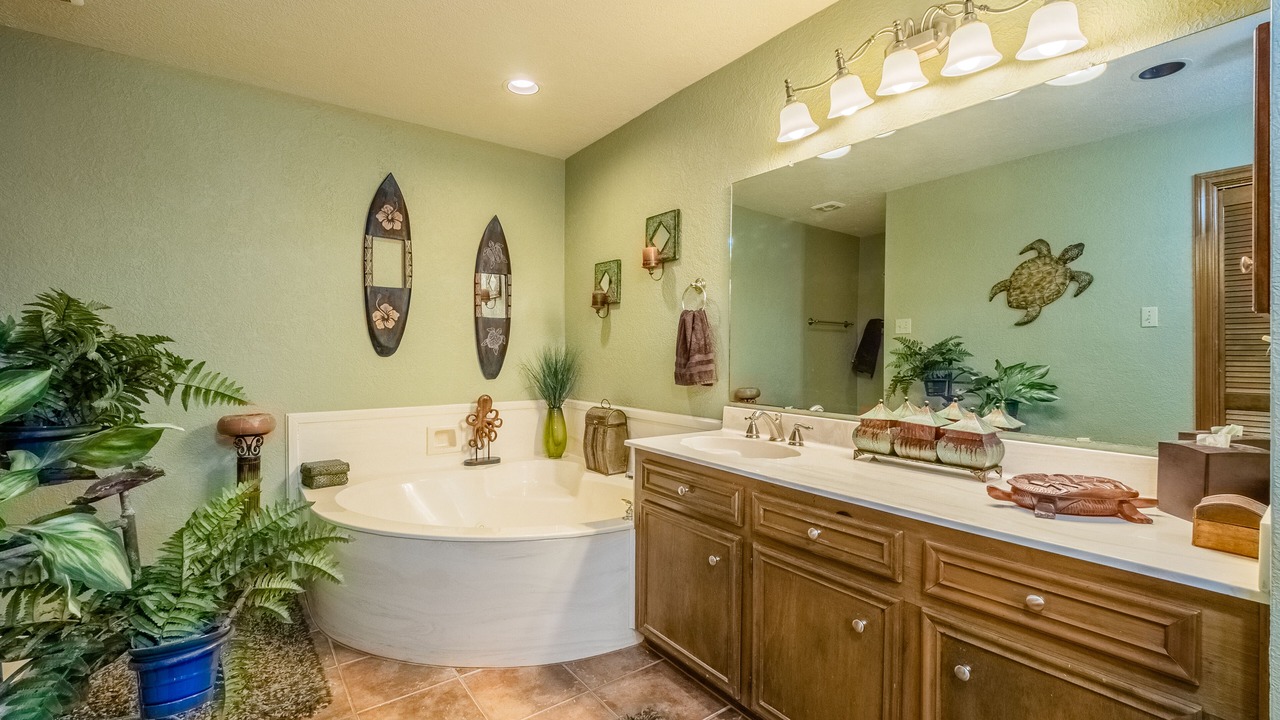 Photo of Bathroom in El Lago