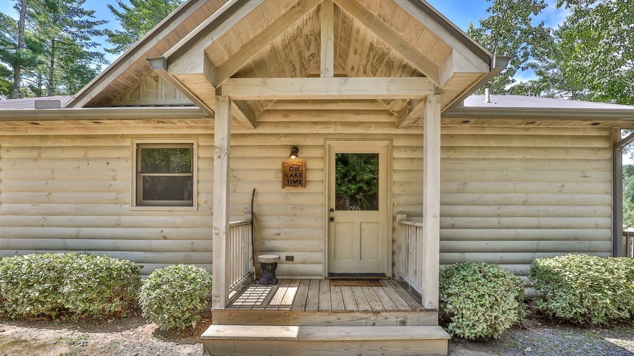 Photo of Outdoor in Cherry Log