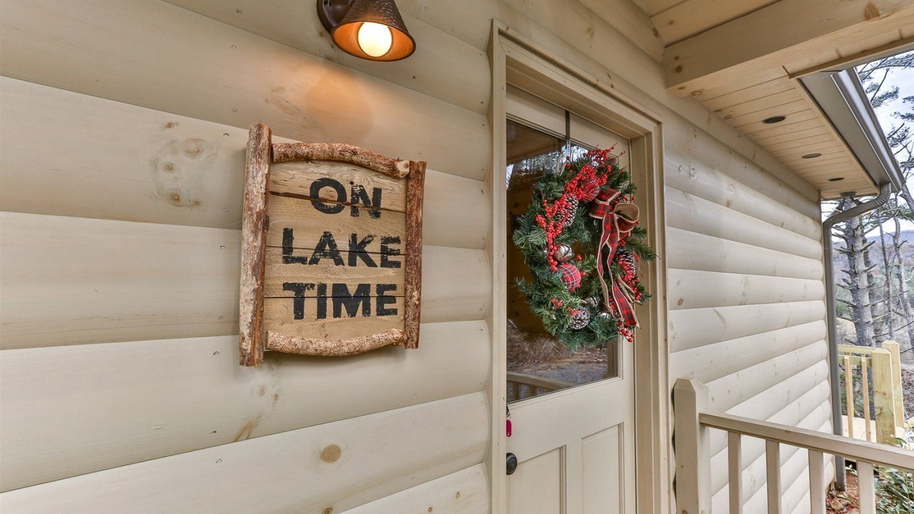 Photo of Outdoor in Cherry Log