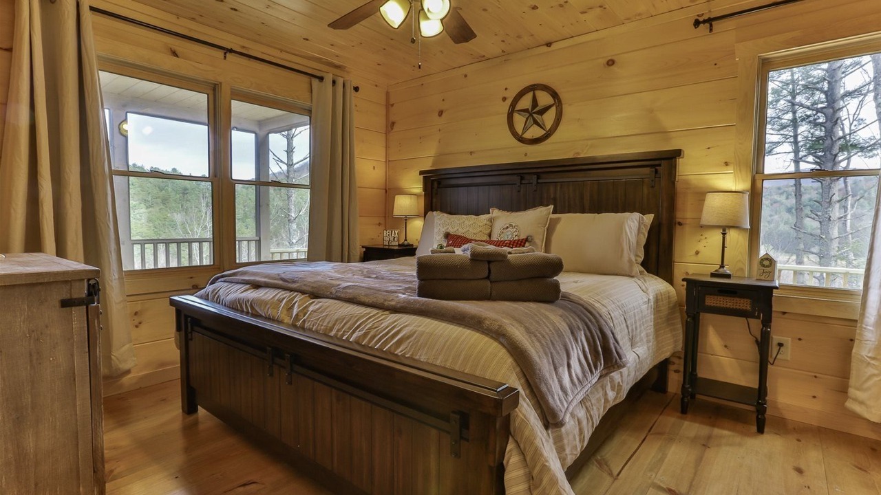 Photo of Bathroom in Cherry Log