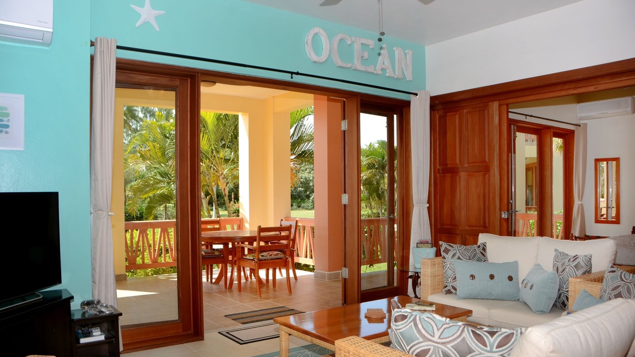 Photo of Livingroom in Cocoplum