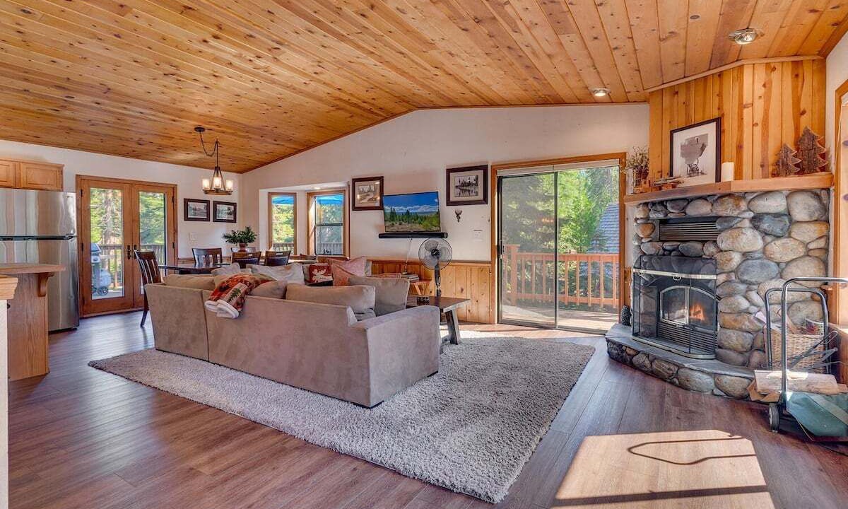 Photo of Livingroom in Carnelian Bay