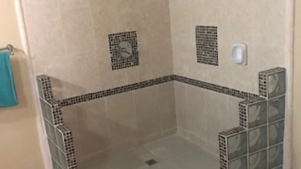 Photo of Bathroom in Porters