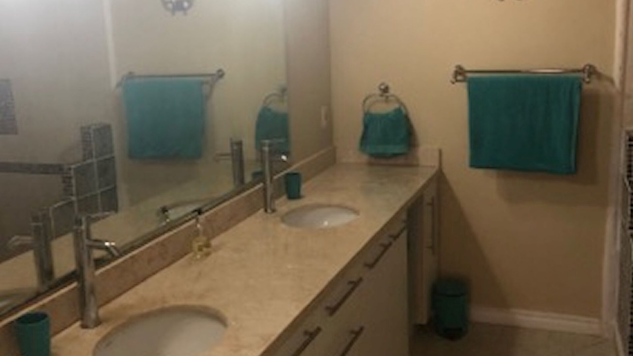 Photo of Bathroom in Porters