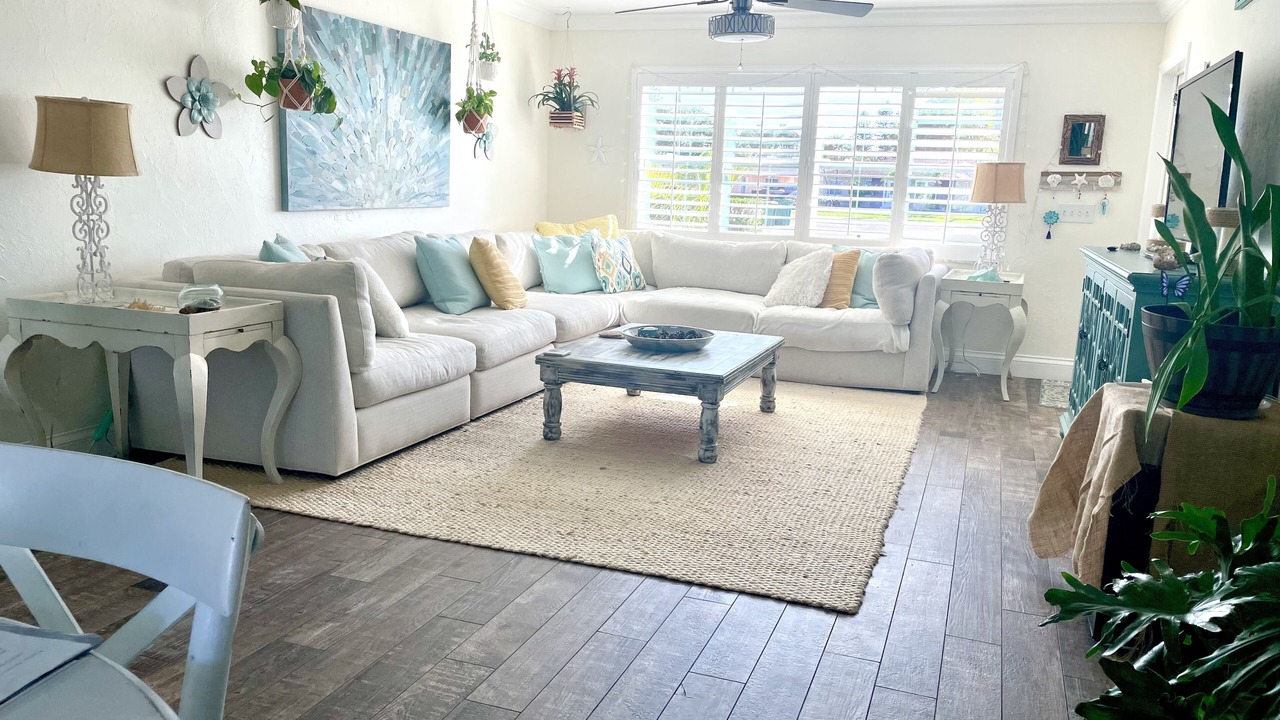 Photo of Livingroom in Central Naples