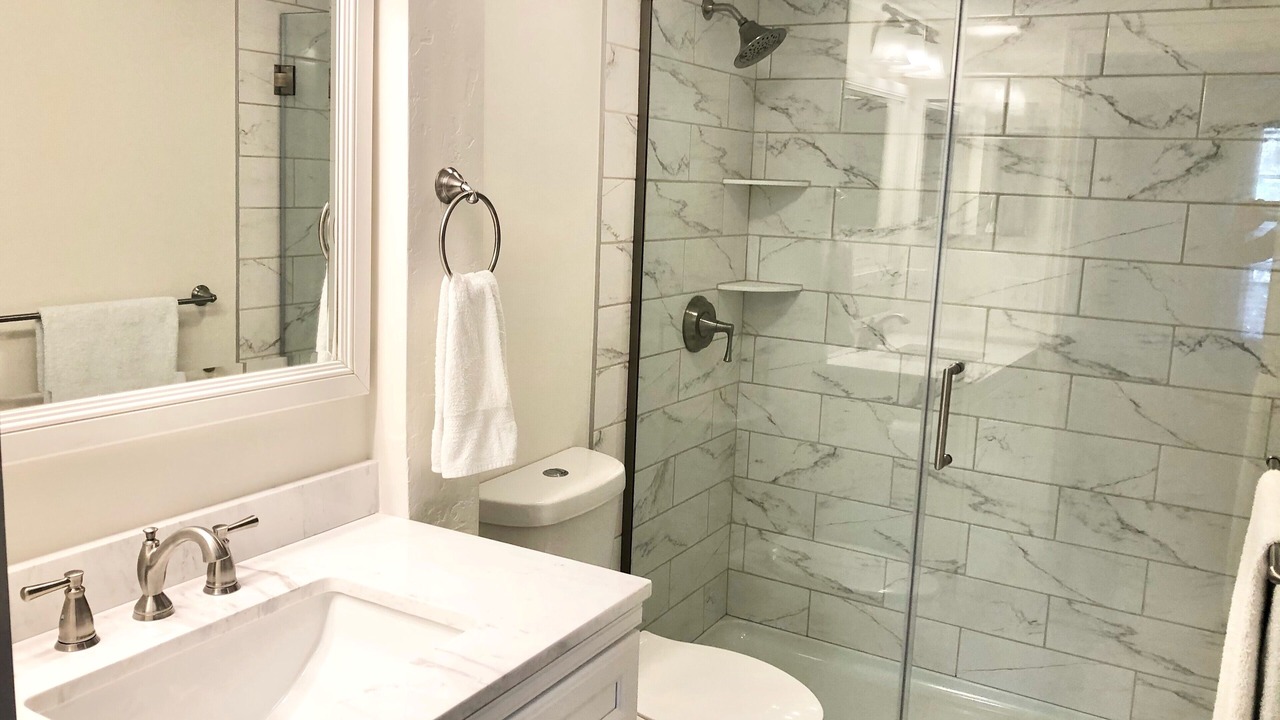 Photo of Bathroom in Park Shore
