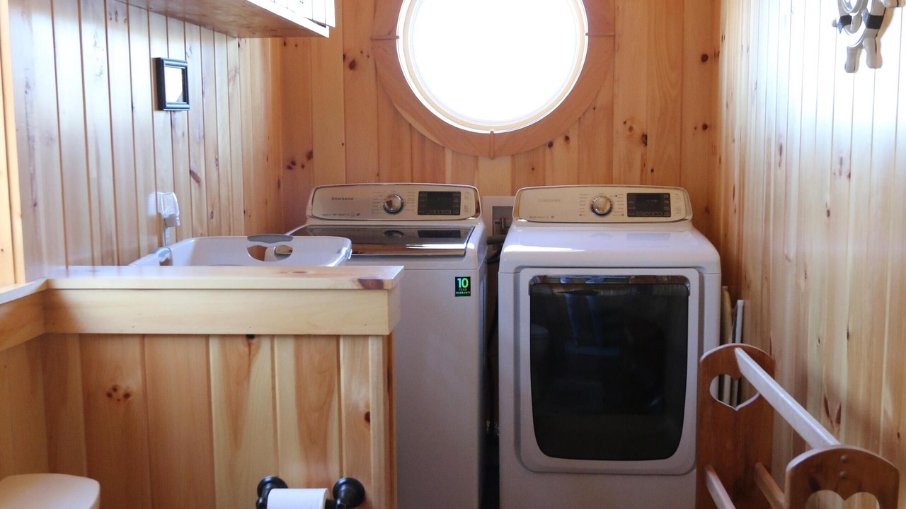 Photo of Bedroom in Hall Quarry