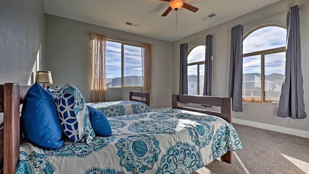 Photo of Bedroom in Hurricane