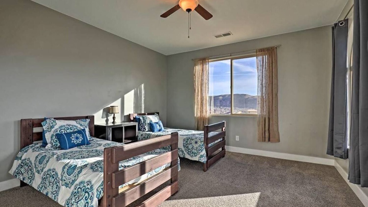 Photo of Bedroom in Hurricane