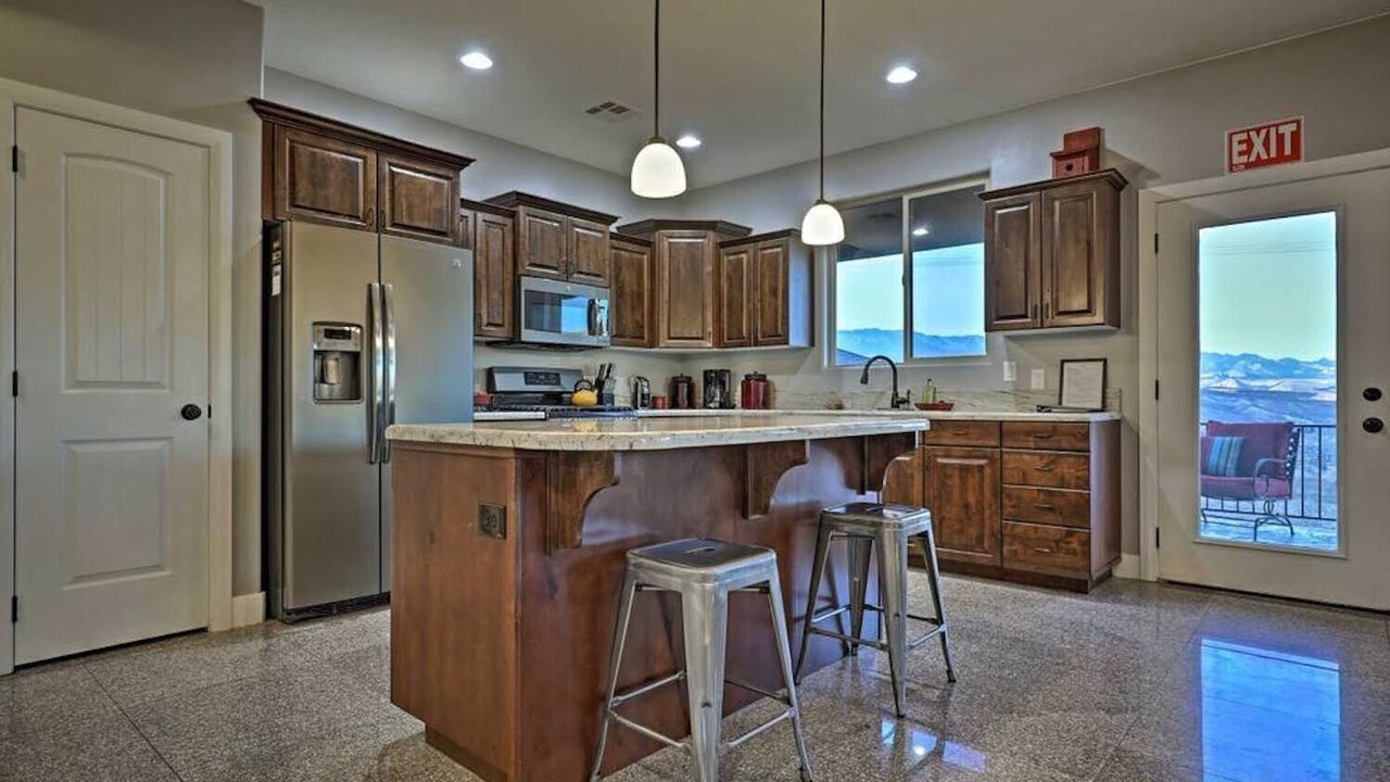 Photo of Kitchen in Hurricane