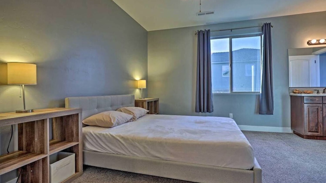 Photo of Bedroom in Hurricane