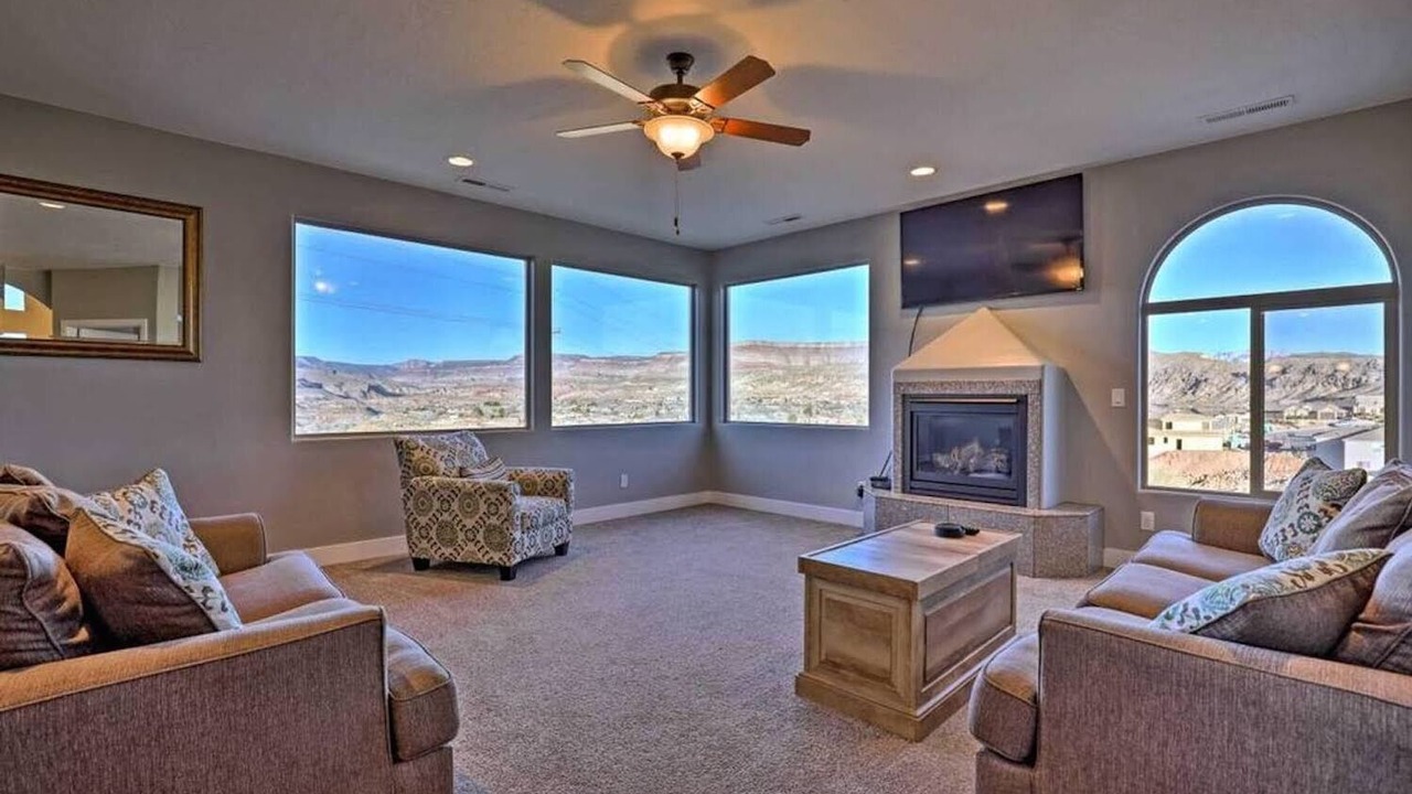 Photo of Livingroom in Hurricane