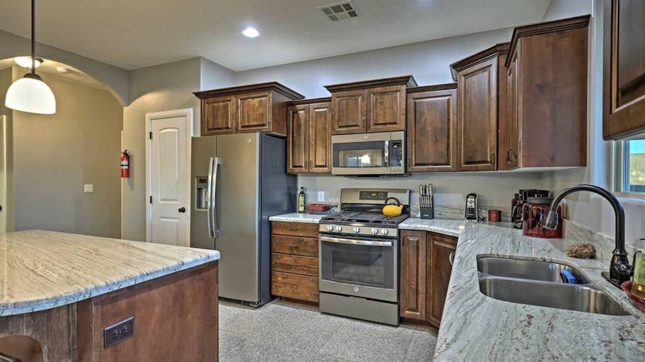 Photo of Kitchen in Hurricane