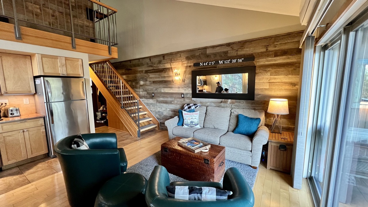 Photo of Livingroom in Century West