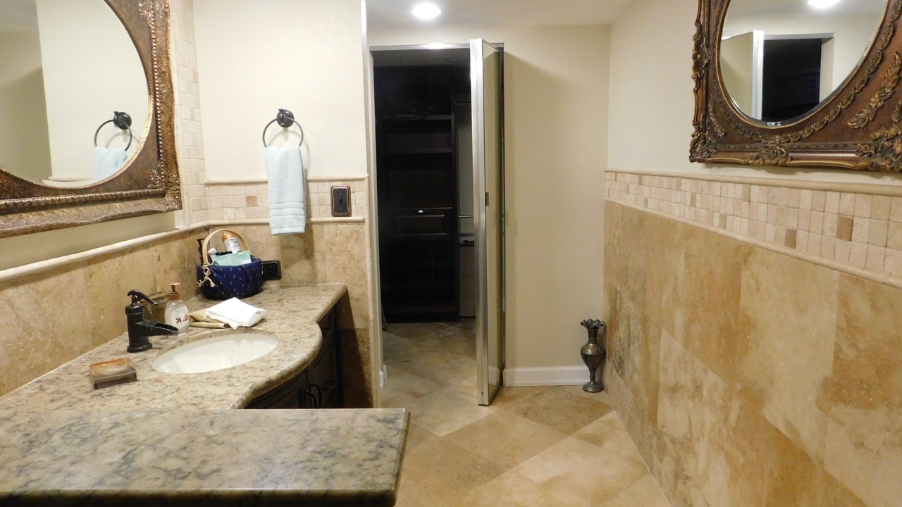 Photo of Bathroom in Sand Key