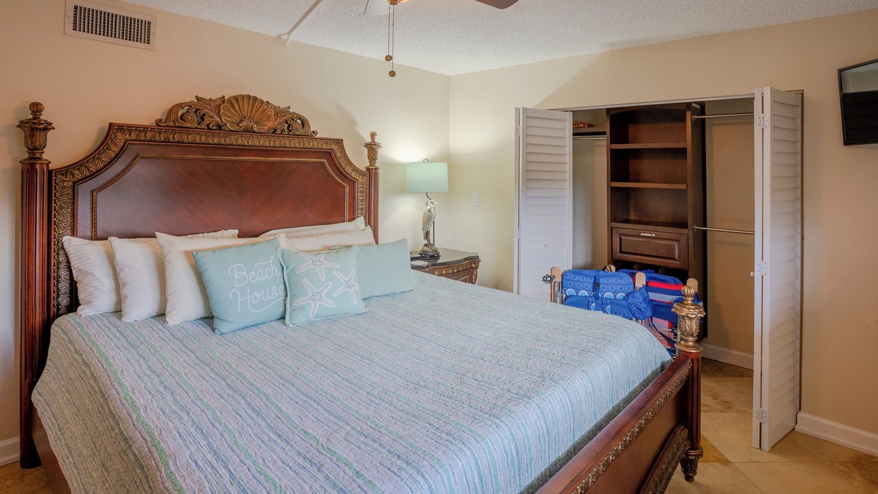 Photo of Bedroom in Sand Key
