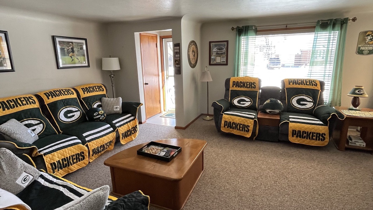 Photo of Others in Green Bay
