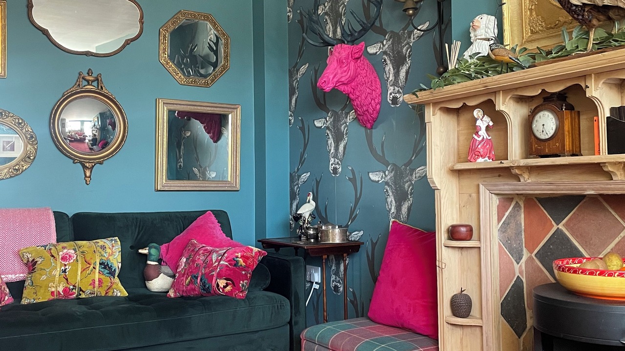 Photo of Livingroom in Cleeve Hill