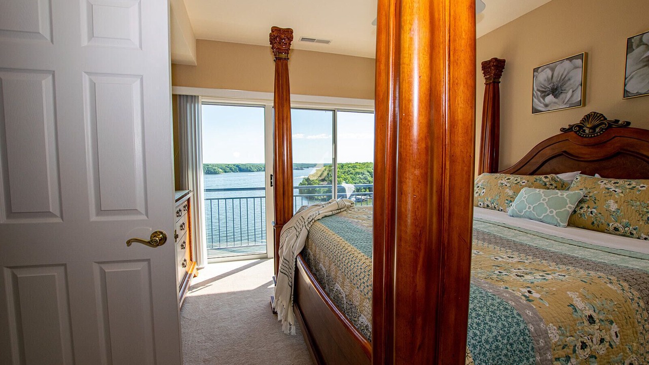 Photo of Bedroom in Lake Ozark
