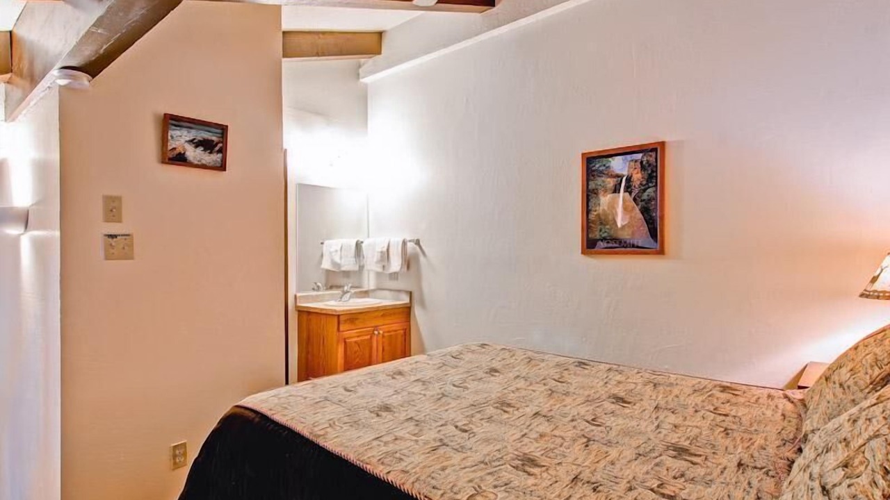 Photo of Bedroom in Yosemite West