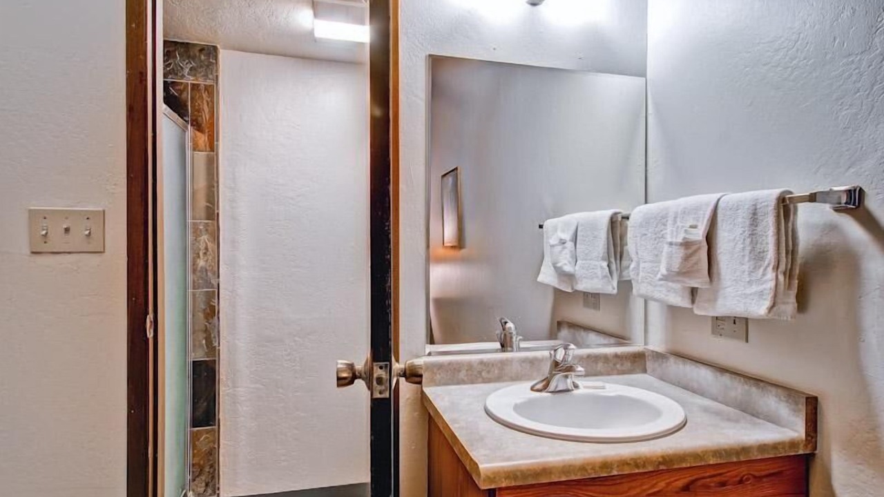 Photo of Bathroom in Yosemite West