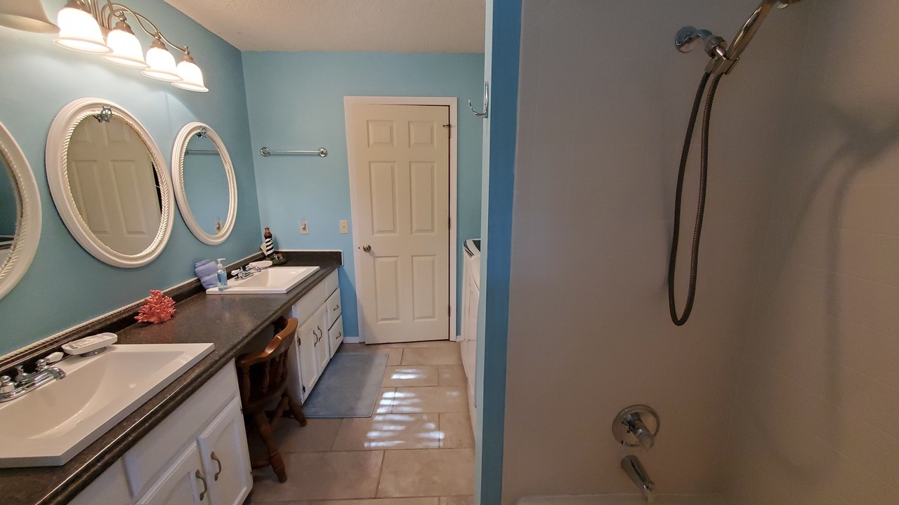 Photo of Bathroom in Lost Bridge Village