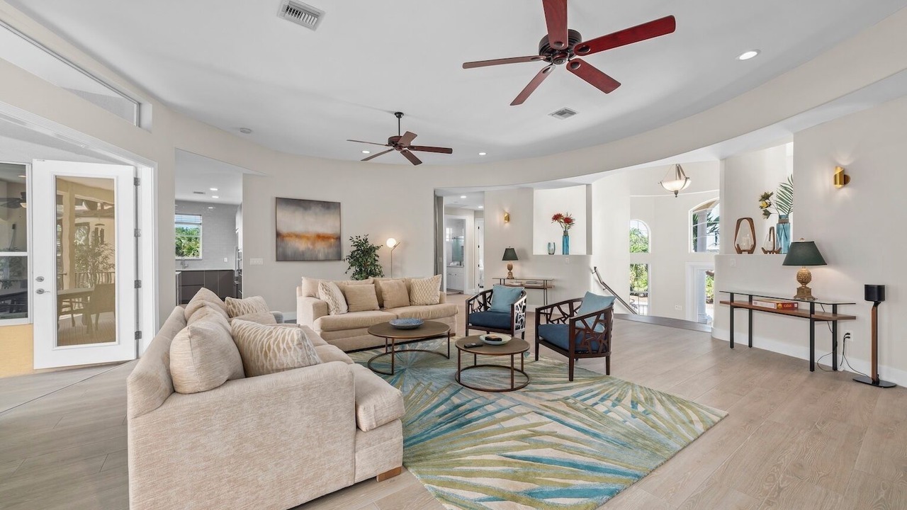 Photo of Livingroom in Beachview Country Club Estates