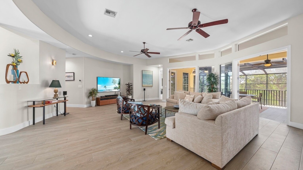 Photo of Livingroom in Beachview Country Club Estates