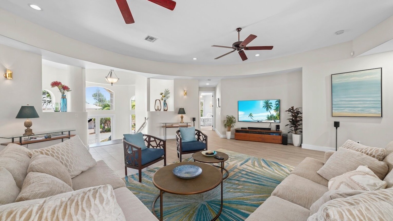 Photo of Livingroom in Beachview Country Club Estates