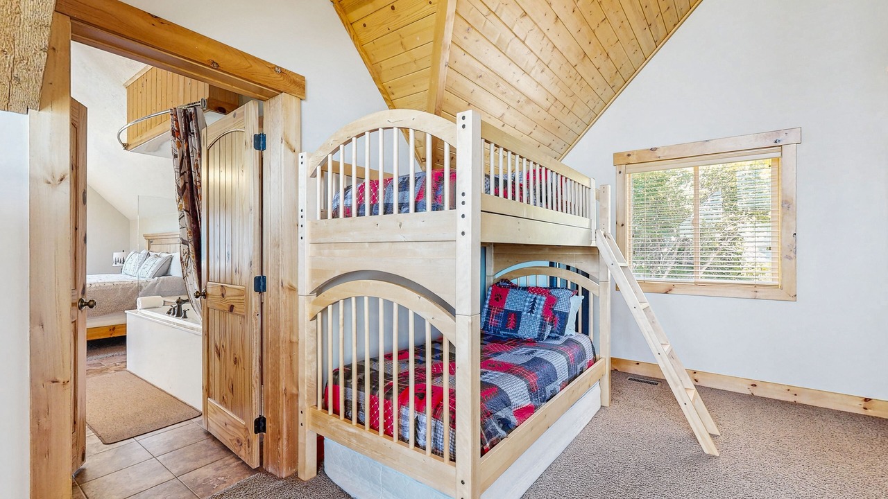 Photo of Bedroom in Harbor Village