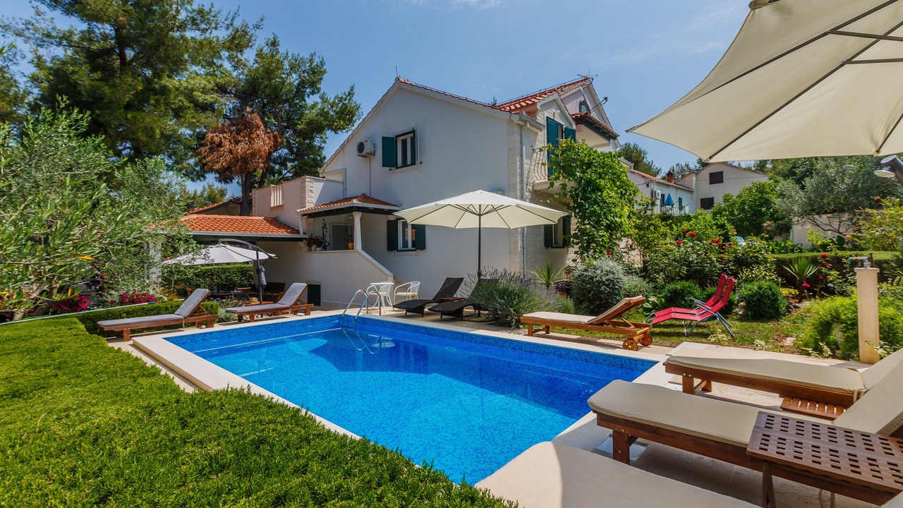 Photo of Outdoor in Mirce