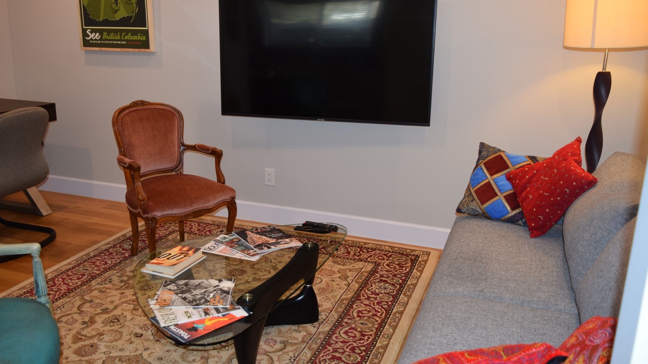 Photo of Livingroom in Saanich East