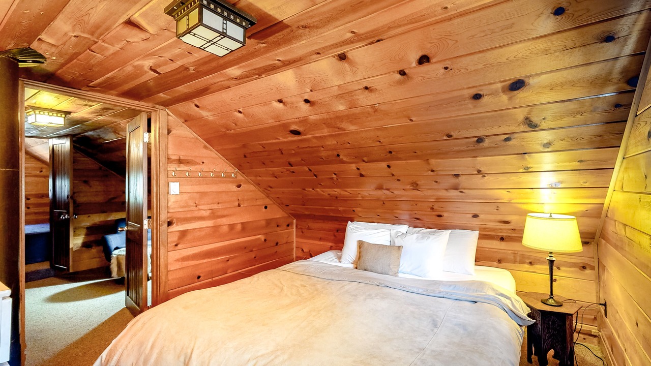 Photo of Bedroom in Government Camp
