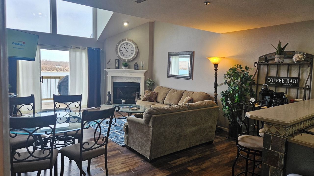 Photo of Livingroom in Osage Beach