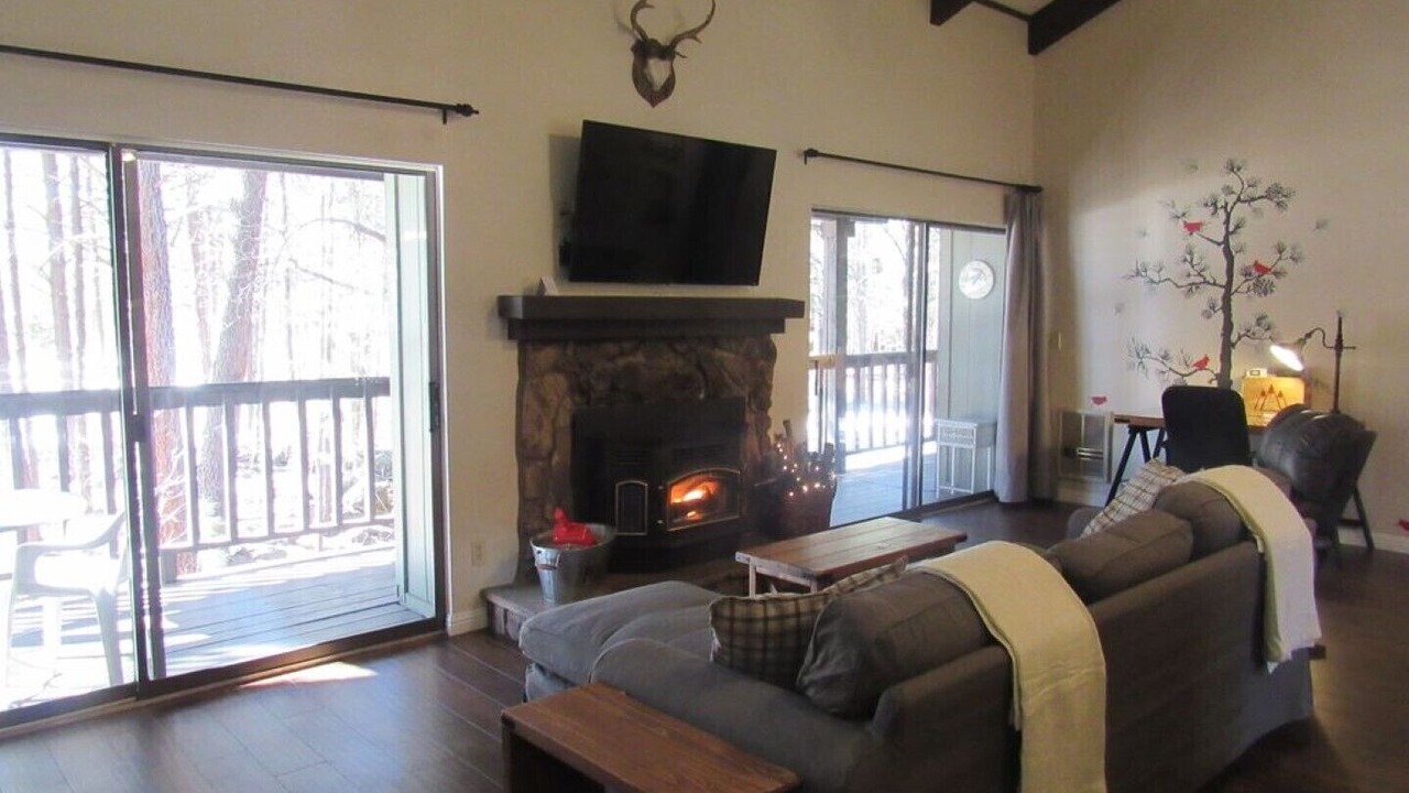 Photo of Livingroom in Pinetop