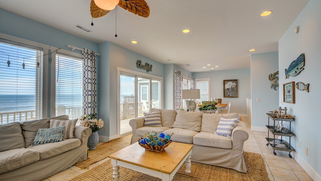 Photo of Livingroom in North Topsail Beach