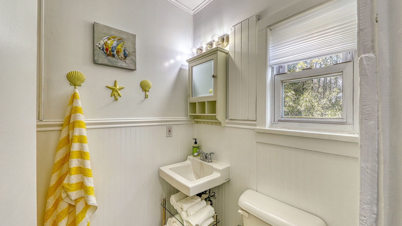 Photo of Bathroom in Ocean Bay Park