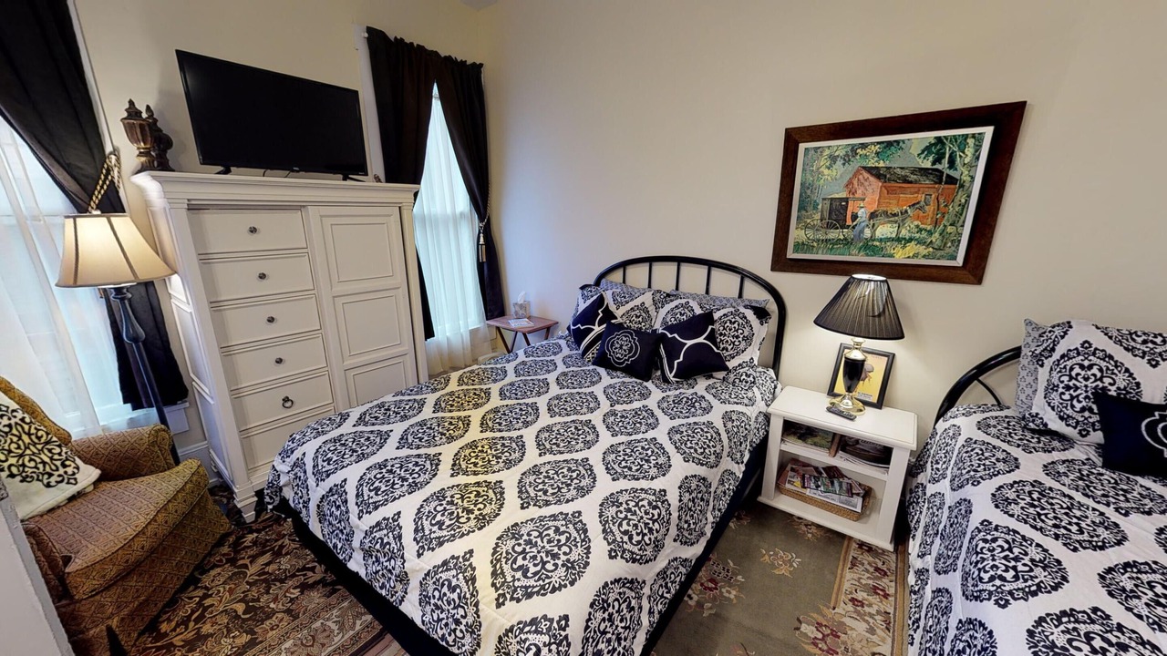 Photo of Bedroom in Nelsonville