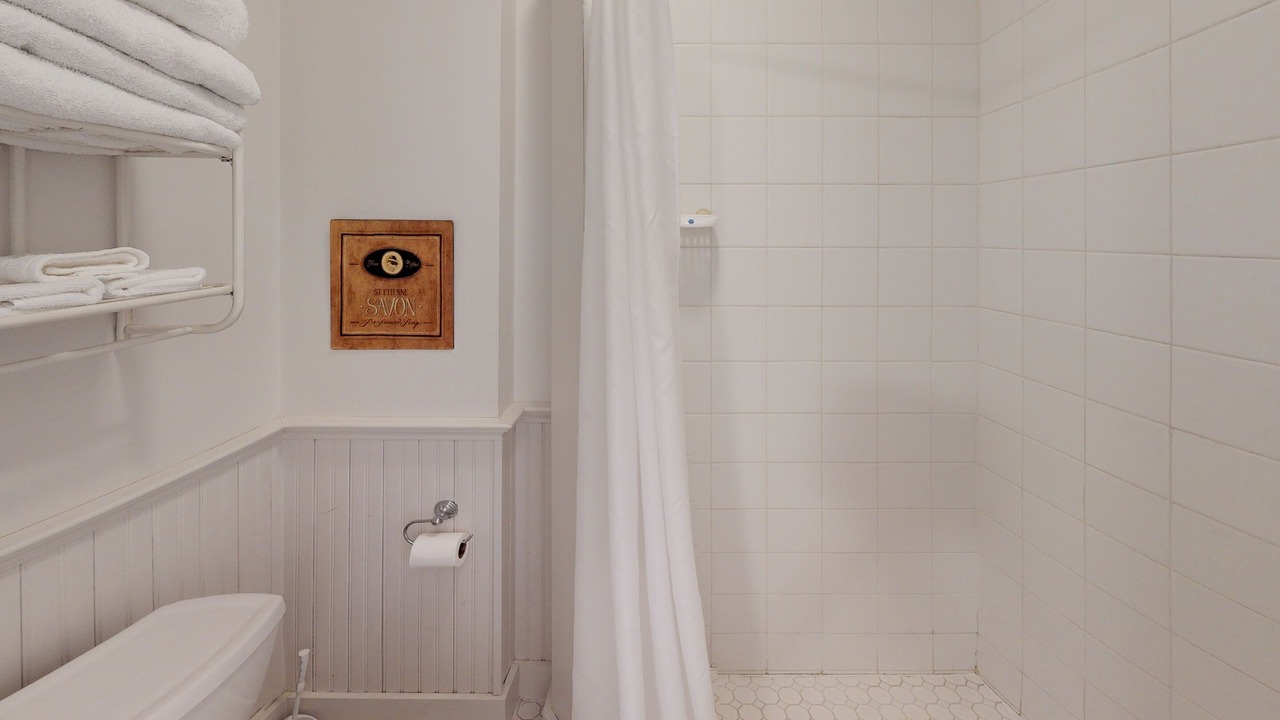 Photo of Bathroom in Nelsonville