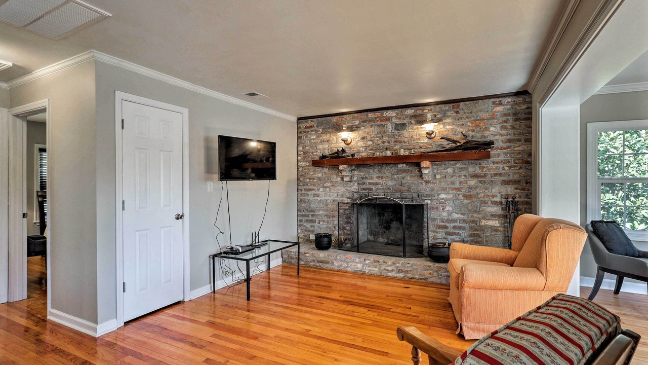 Photo of Livingroom in Mount Pleasant