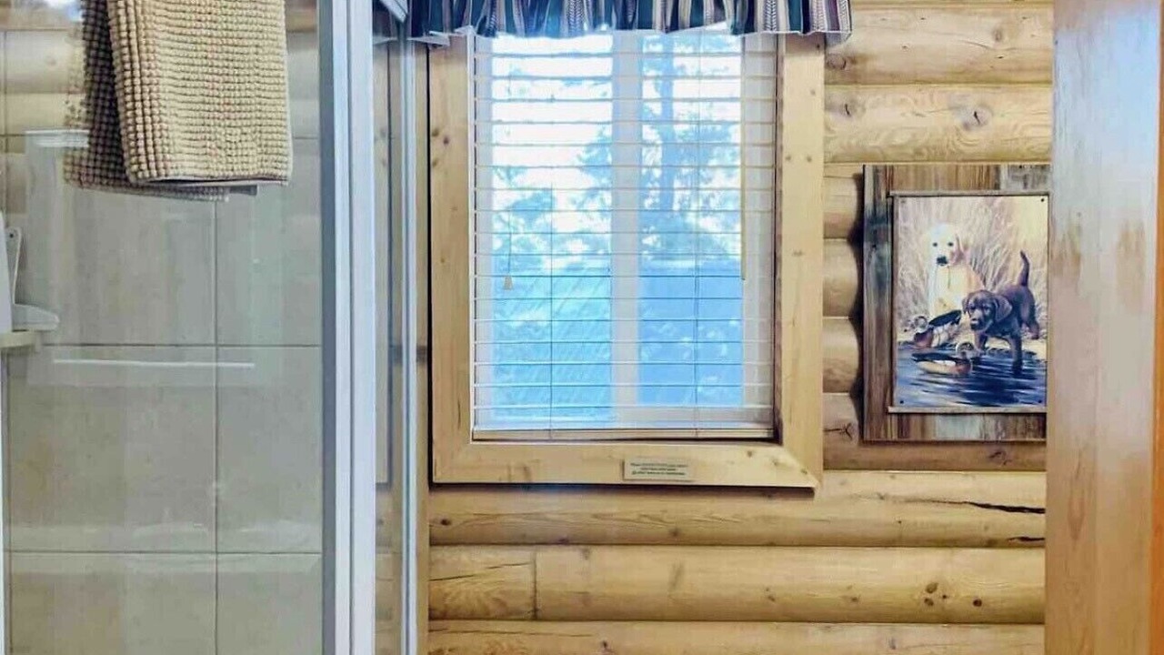 Photo of Bathroom in Meadow View Heights