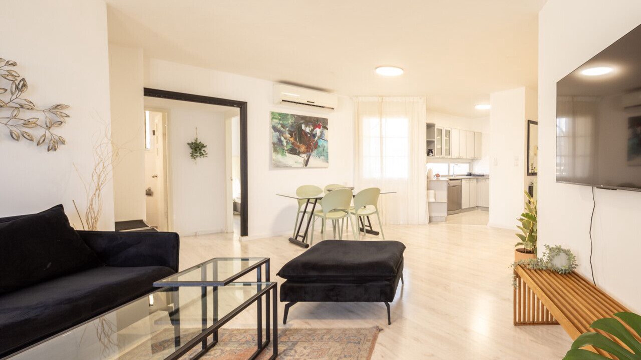 Photo of Livingroom in Kerem HaTeimanim