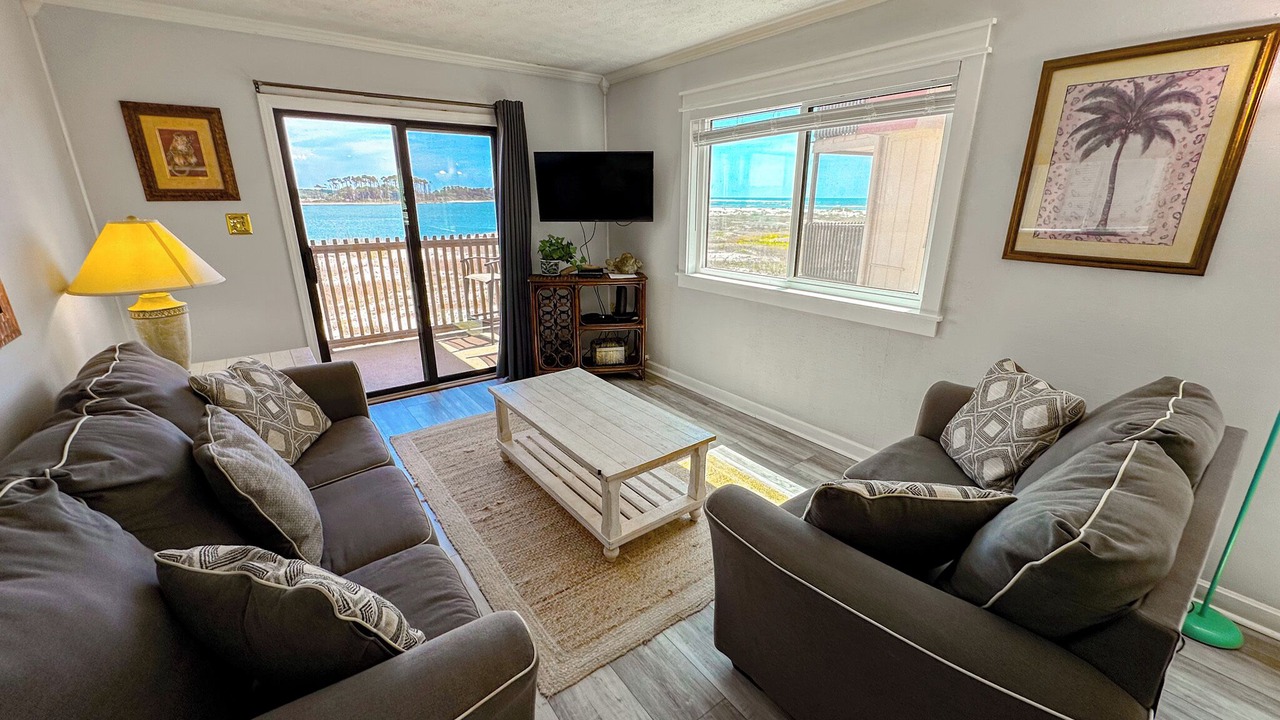 Photo of Livingroom in North Myrtle Beach