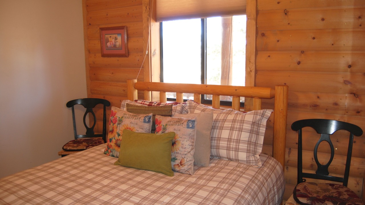 Photo of Bedroom in Long Valley Junction