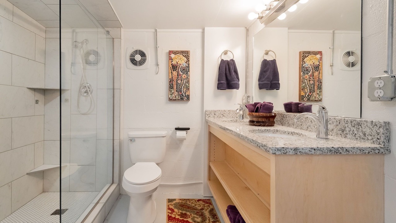 Photo of Bathroom in Sunset Point