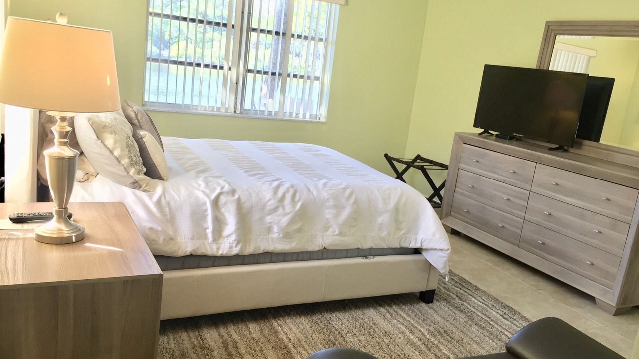 Photo of Bedroom in Deerfield Beach