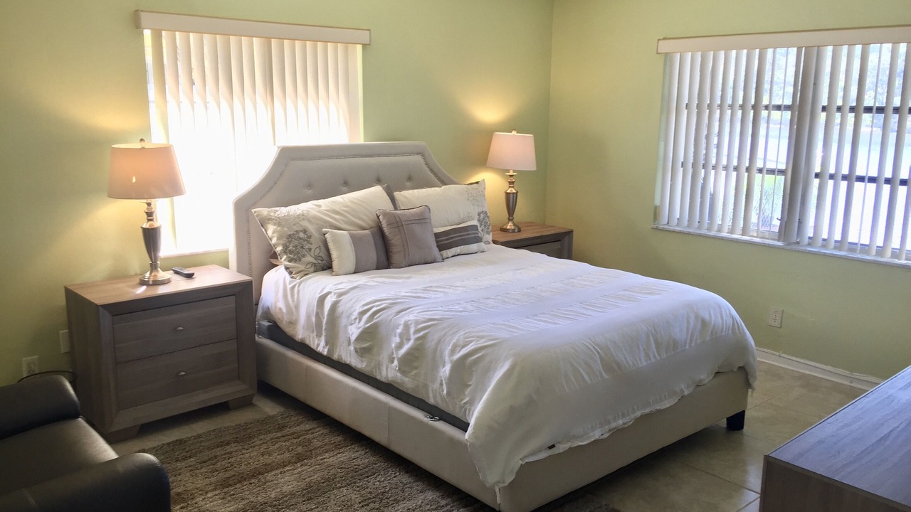 Photo of Bedroom in Deerfield Beach