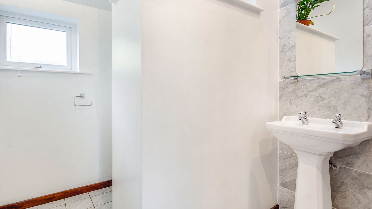 Photo of Bathroom in Mynytho