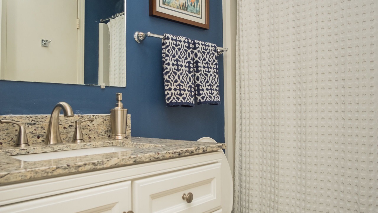 Photo of Bathroom in Garden City