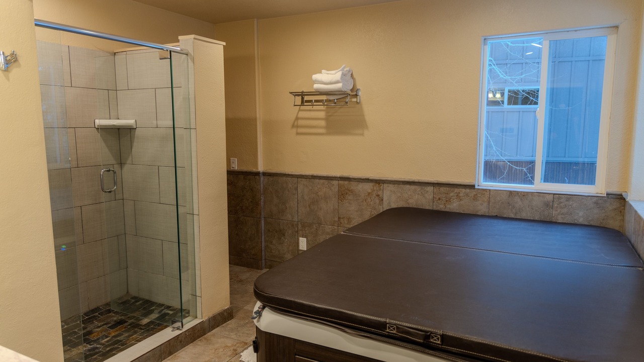 Photo of Bathroom in Country Club Estates